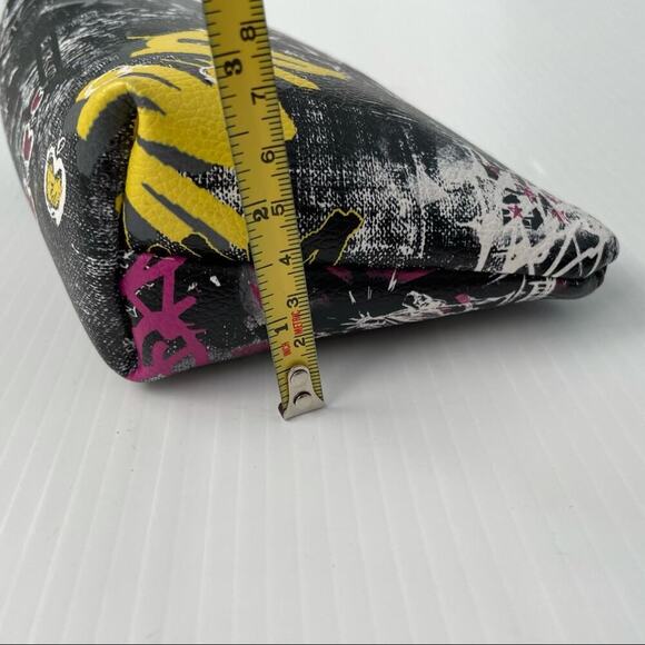 🆕 DKNY graffiti print pouch streetwear style - Picture 6 of 12